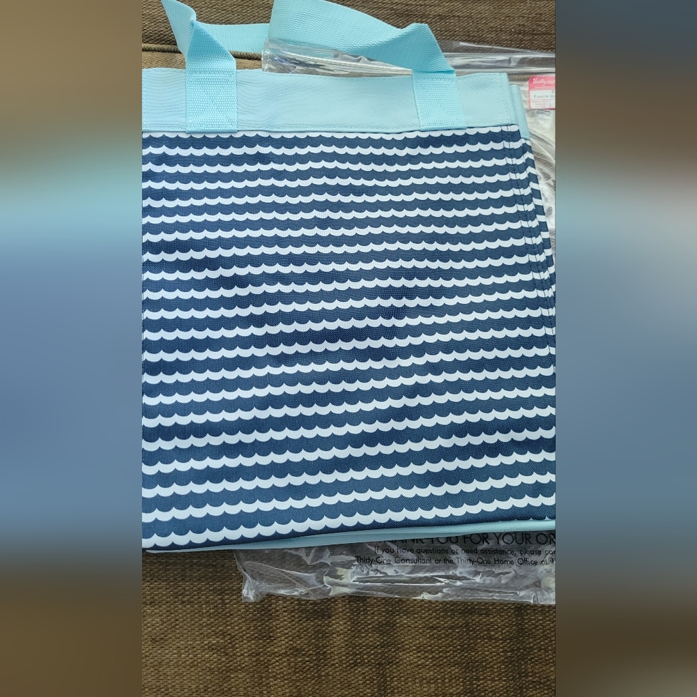 Thirty-one  Essential Storage Tote- Scallop Stripe
